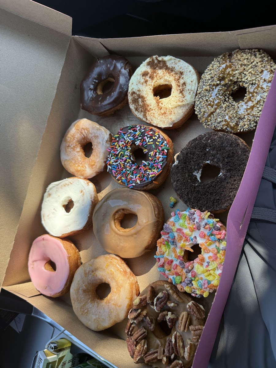 Hot N Sweet Coffee And Donut Shop-2